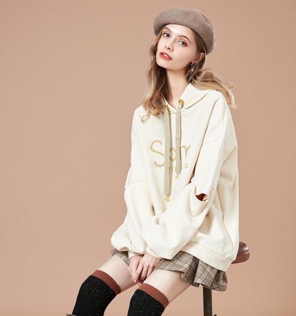 Cut-Out Elbow Embroidered Sweatshirt